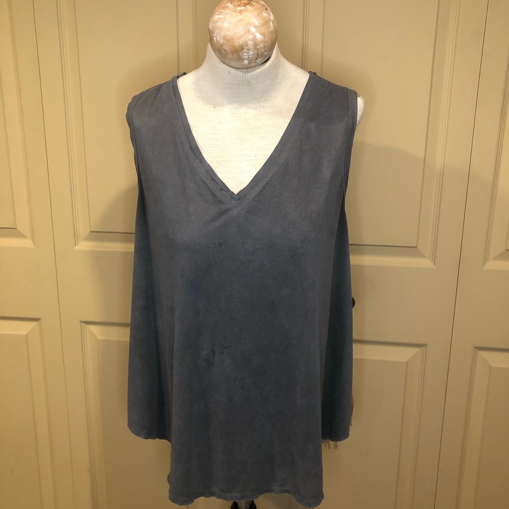 Dylan xl women’s grey faux suede tank top